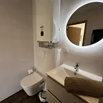 Claire Apartment *