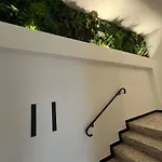 Claire Apartment *