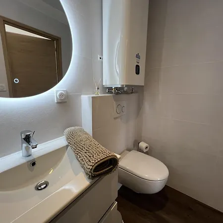 Claire Apartment