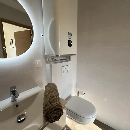 Claire Apartment *