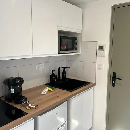 Claire * Valence (Drome)