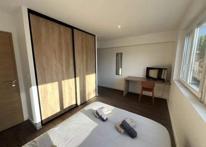 Claire * Valence (Drome)